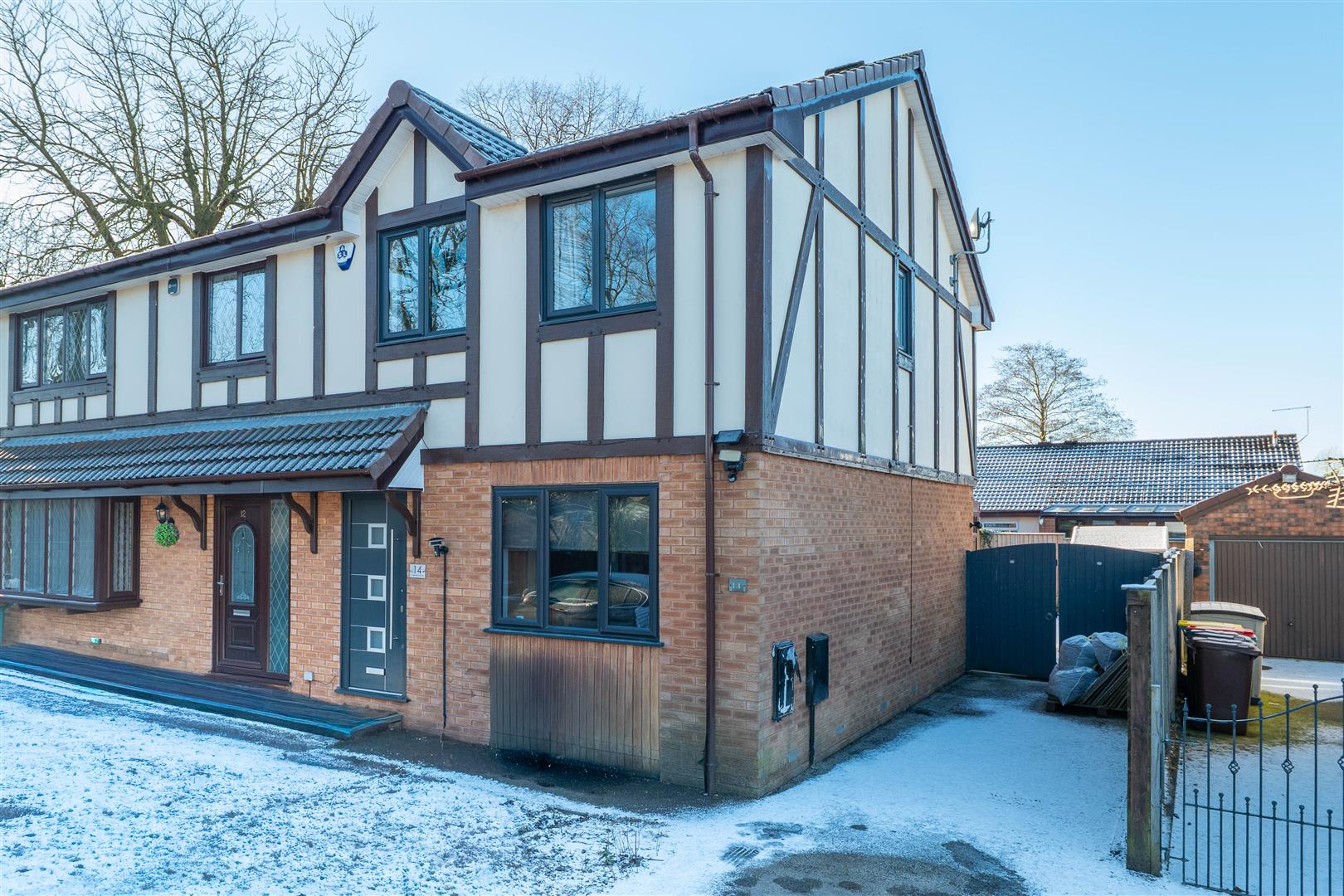 3 bed property in Carloway Avenue, Preston